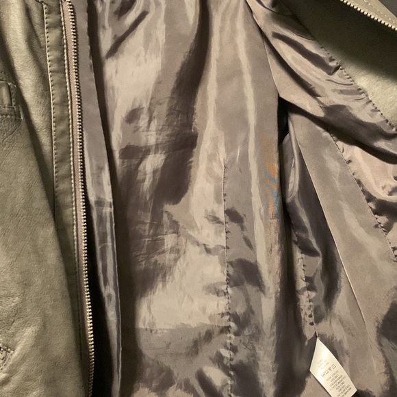 Faux Leather/cloth MAURICES—SIZE L - Picture 10 of 10